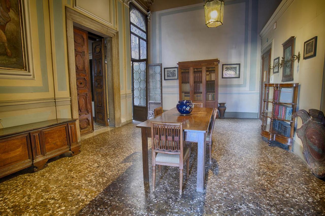Vintage Venice Apartment Exterior photo