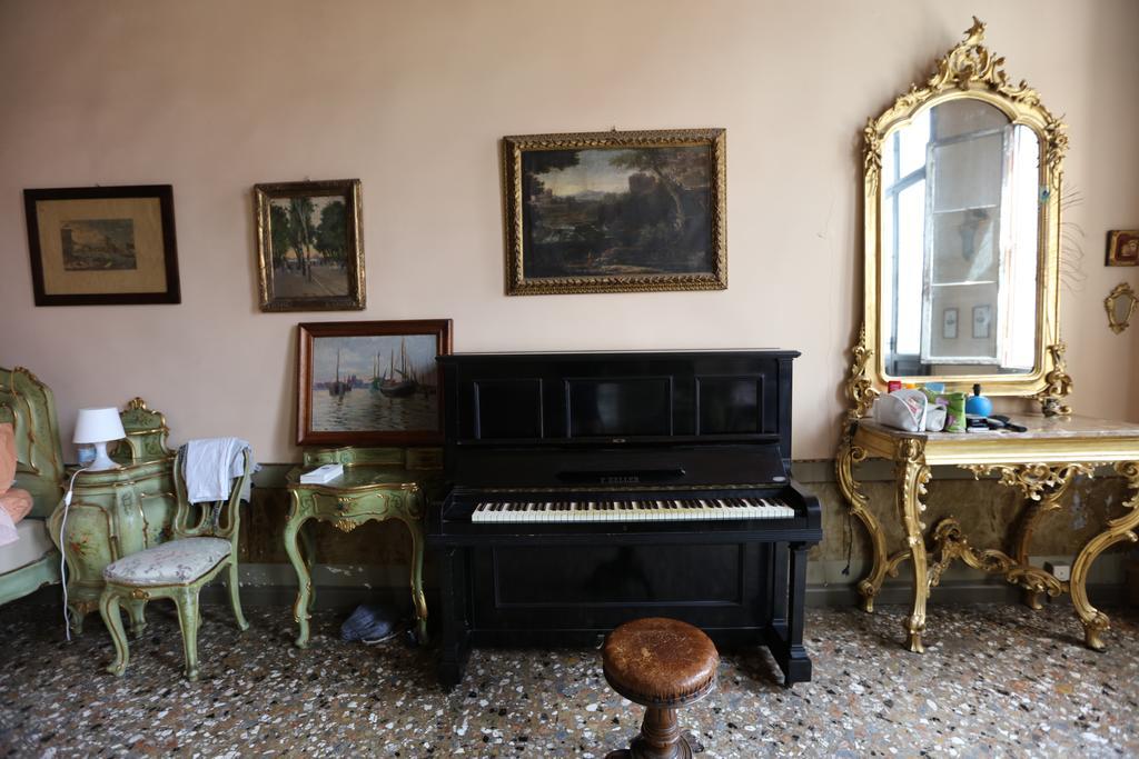 Vintage Venice Apartment Exterior photo